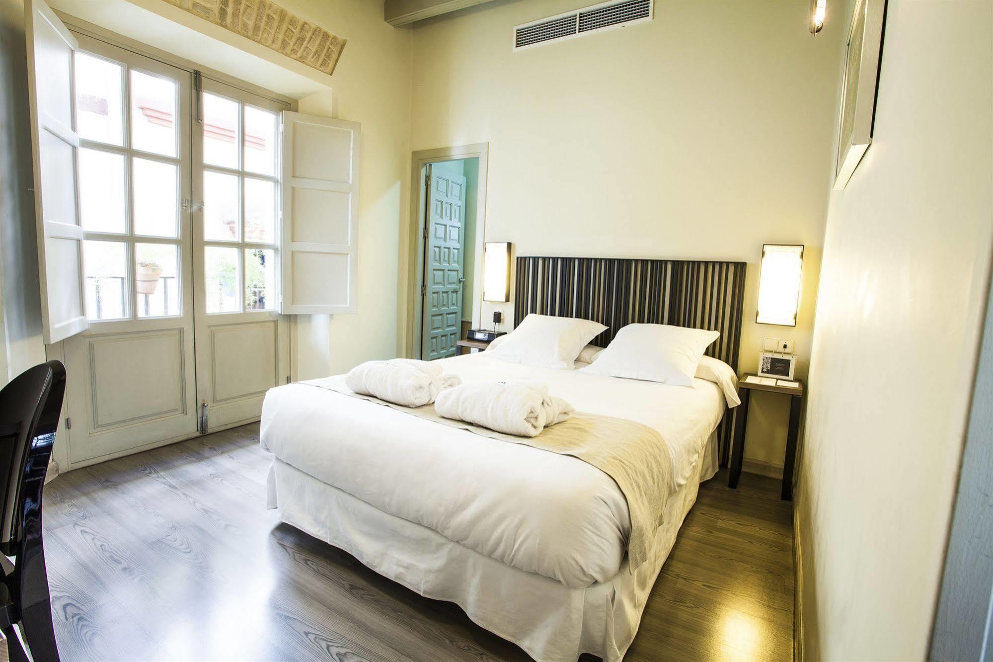 Hotel Boutique Casas De Santa Cruz Seville Luaran gambar